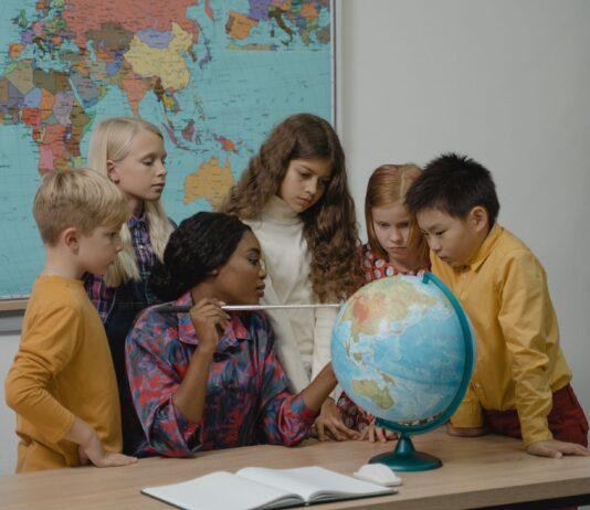 Jak wygląda dzień pracy nauczyciela w Norwegii? Pensum, obowiązki pozalekcyjne i dobrostan Jak wygląda dzień pracy nauczyciela w Norwegii? Pensum, obowiązki pozalekcyjne i dobrostan